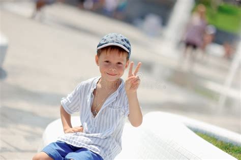 Muchacho Gay Imagen De Archivo Imagen De Lifestyle Alegre