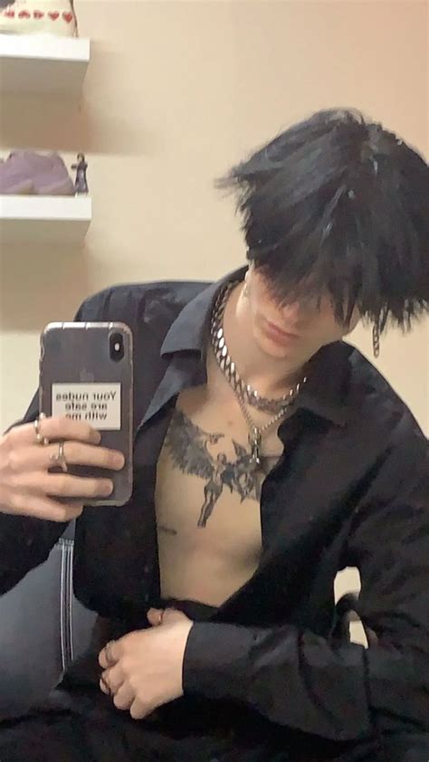 Pin by zмвιємσℓッ on Quick saves Hot emo guys Cute emo guys Grunge guys