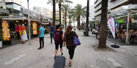 La Costa Daurada Y Terres De Lebre A La Caza Del Turismo De Proximidad