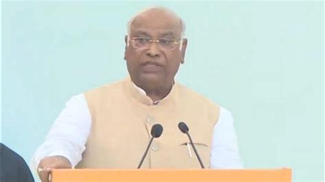 Gujarat Polls Assam CM Slams Kharges Tea Remarks