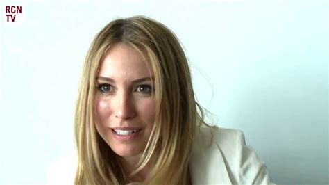 Sarah Carter Interview Falling Skies Season 3 Youtube