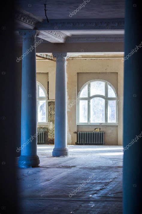 El Espacioso Interior De La Antigua Mansi N Durante Los Trabajos De