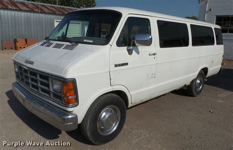 1992 Dodge Ram Wagon B350 Maxi Van In Hutchinson KS Item ET9355 Sold