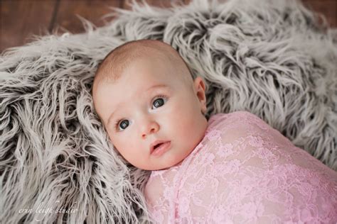 Week Old Baby Girl Photos Olathe Ks Baby Photography Diy Photography