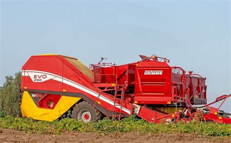 Grimme Presents The Evo The First Bunker Harvester With Airsep At