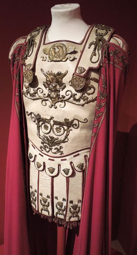 Pin by 太郎 坊屋 on 鎧 in 2023 Roman costume Ancient greek clothing