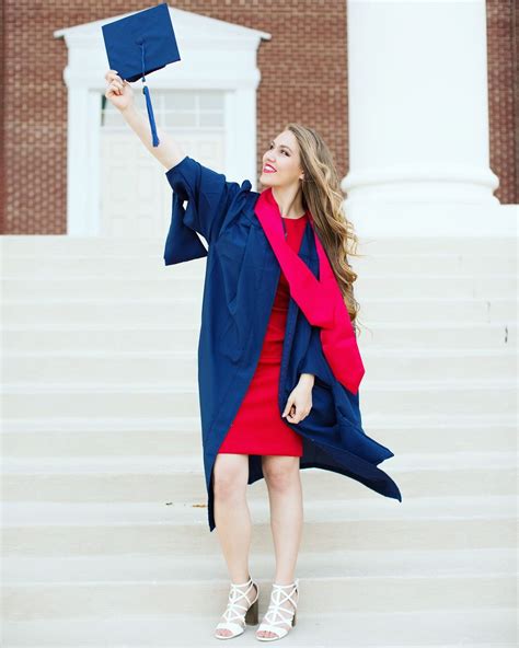 Graduation Photo Ideas Fashion Graduation Photos Academic Dress