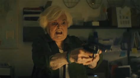 Eine Oma Spielt John Wick In Thelma Trailer Anschauen Hit Oase De