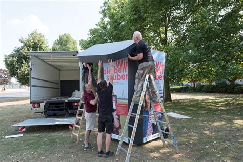 Xxl M Lltonne Wirbt F R Stadtsauberkeit Landeshauptstadt D Sseldorf