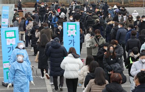 코로나19 신규확진 이틀째 13만명대재택치료 80만명 육박