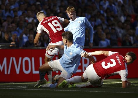 Arsenal ganó 1 0 a Manchester City en un partidazo por la Premier