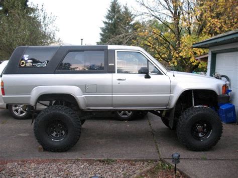 1987 Toyota lifted pick up