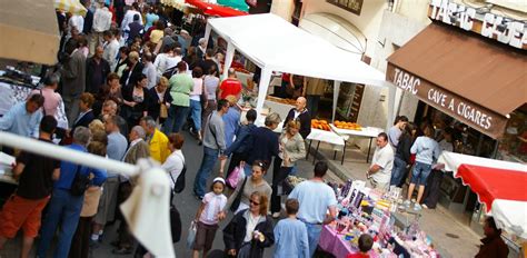 RHÔNE Cest la Foire du 1er mai à Neuville sur Saône