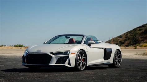 2022 Audi R8 Spyder Top Up