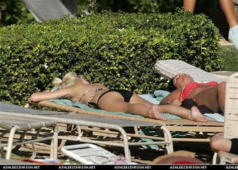 Ashlee Simpson S Bikini DrunkenStepFather