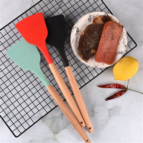 Jual Spatula Silikon Gagang Kayu Sodet Silikon Sutil Silikon Tahan