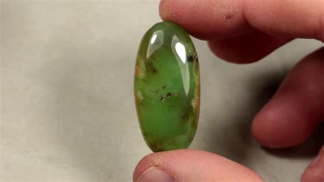 Хризопал "Зелёная глубина", кабошон овальный (Chrysopal cab) - YouTube