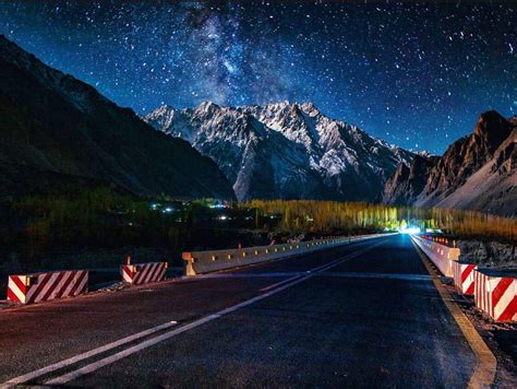 Karakoram Highway, Pakistan 🇵🇰 : r/ExplorePakistan