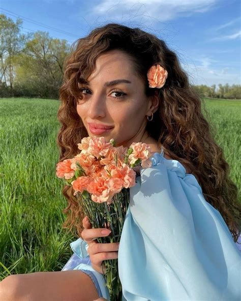 Pin By Febronia On Aesthetic Brunette Aesthetic Photography Inspiration Creative Creative