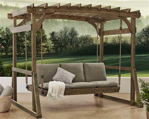 3 Ways to Use a Pergola with a Swing Bed