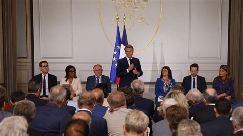 Macron annonce un projet de loi d urgence pour accélérer la