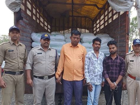 Three Accused Of Theft Arrested Plastic Grains Worth Lakhs Seized Along With Truck बगदून