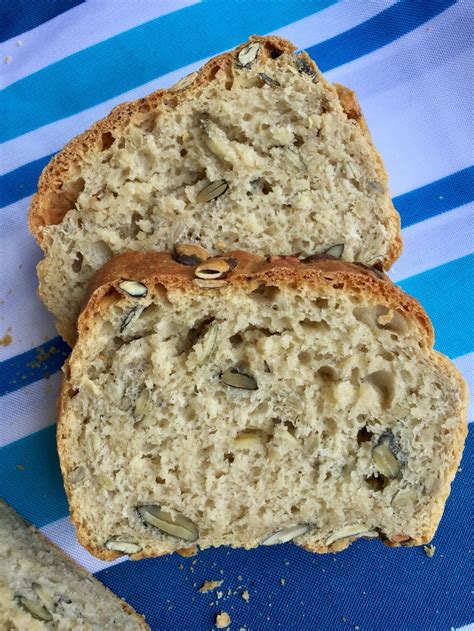 Wbd Dinkelbrot Mit Sonnenblumen Und K Rbiskernen Essen Rezepte