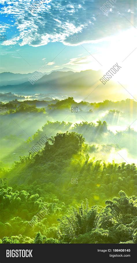 Pemandangan Alam Yang Image & Photo (Free Trial) | Bigstock