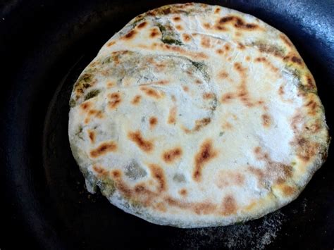 Лепёшки-улитки с зеленью - пошаговый рецепт с фото (1927 просмотров)