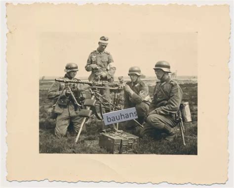 FOTO WEHRMACHT SOLDATEN Maschinengewehr MG Stellung Ausrüstung 2 WK