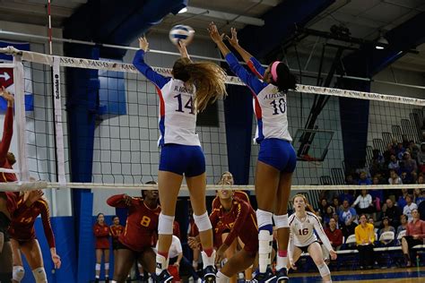 KU volleyball vs. Iowa State | KUsports.com