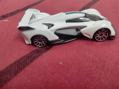 Hot Wheels MCLAREN Solus GT HW Exotics Edition White Pack Of Amazon