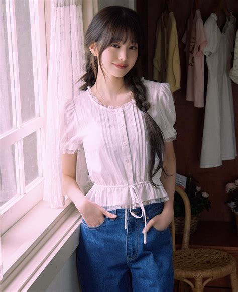 [theqoo] JANG WONYOUNG'S PHOTOSHOOT FOR ROLAROLA'S 2024 SUMMER COLLECTION
