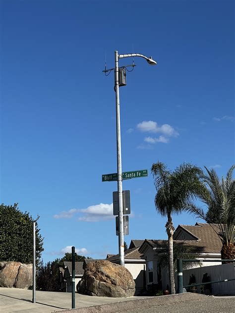 Is this an AT&T small cell? LTE? 5G? CBAND? What does it look like to