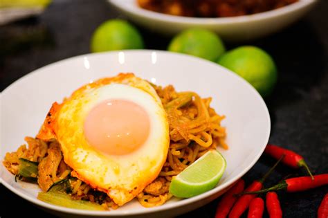 Mee Goreng | 10 Ingredient Meals | Cookingwithten | England