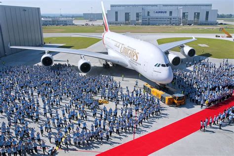 Emirates Jual Bagian Pesawat Airbus A380 Pertamanya Okezone Travel