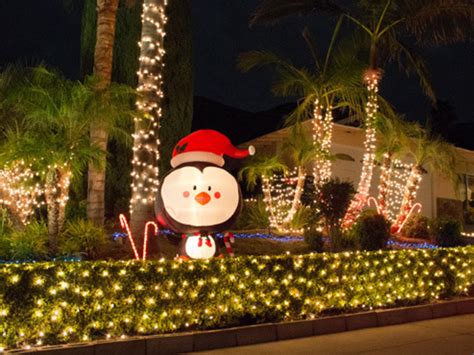 18 Best Places to See Christmas Lights in Los Angeles