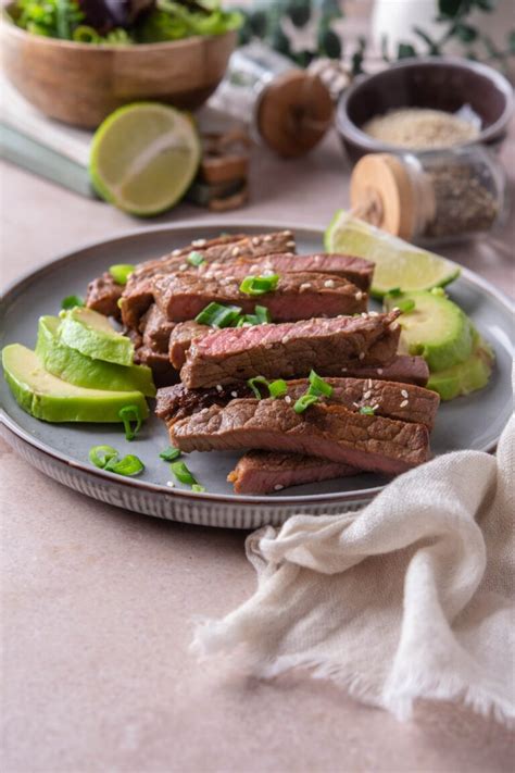 how to cook sirloin tip steak on the stove