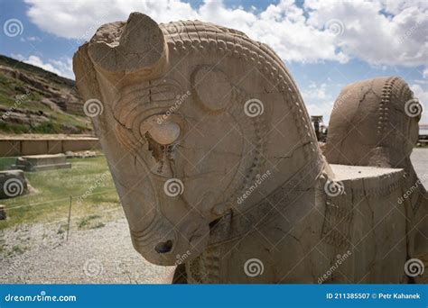 Ruins, Statues and Murals of Ancient Persian City of Persepolis in Iran ...