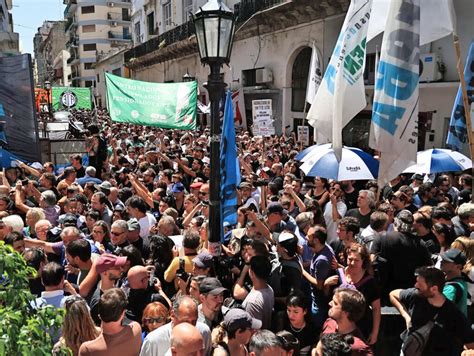 Trabajadores De Télam Cumplen 30 Días De Acampe Y Lucha En Defensa De La Agencia Nacional De