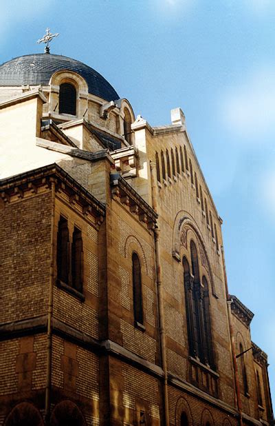 Reprise des divines liturgies mensuelles en français à la Cathédrale