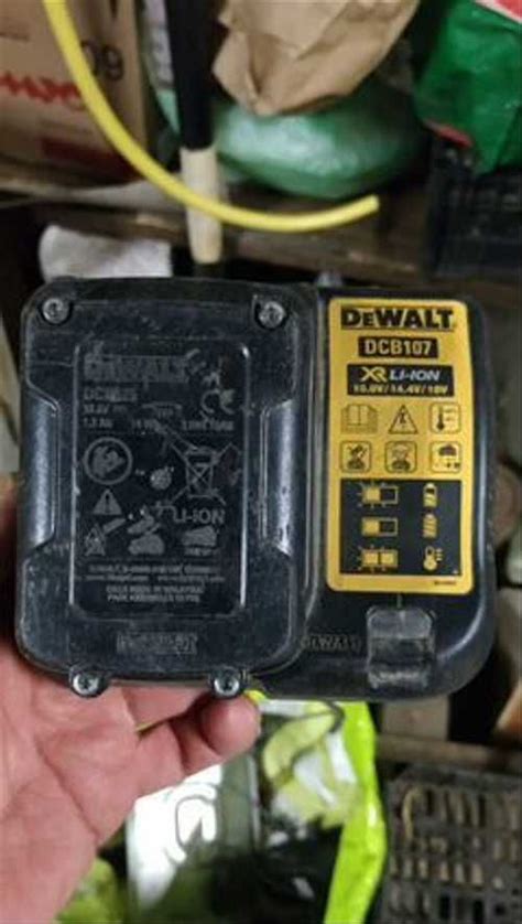 Зарядное устройство dewalt DCB107 | Festima.Ru - Мониторинг объявлений