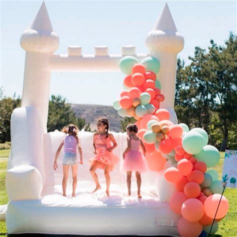 2022 Naka Wholesale PVC Inflatable Castle Wedding Bouncer House White