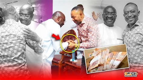 Dr Bawumia Drops Ghc On Owusu Bempah S Pulpit As A Gift