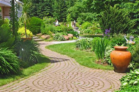 17 Garden Path Ideas Great Ways To Create A Garden Walkway