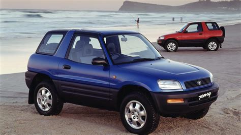 A Os De Historia Del Toyota Rav Contados A Trav S De Sus Cinco