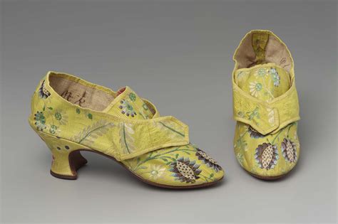 Pair of woman's buckle shoes | Museum of Fine Arts, Boston