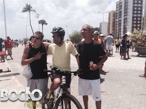 Acm Atleta Vai De Bike Todo Equipado Prefeito Flagrado Na Orla Da Barra