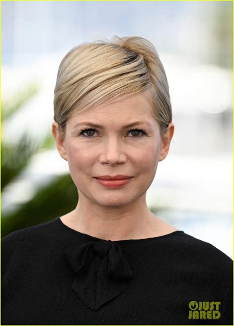 Pregnant Michelle Williams Attends The Photo Call For Showing Up At