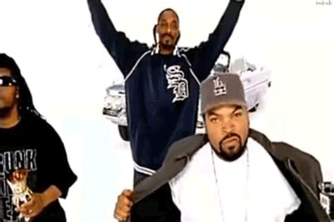 snoop dogg ice cube gif | WiffleGif